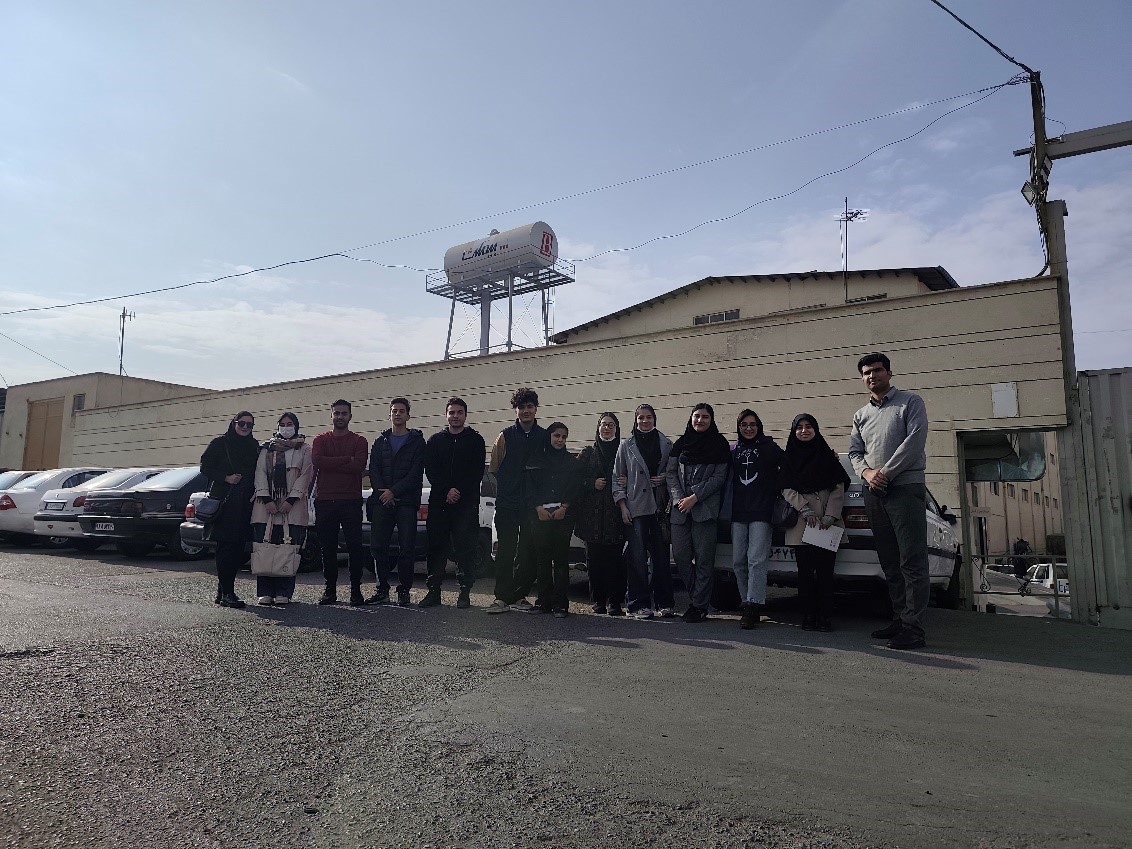 بازدید آموزشی دانشجویان کارشناسی بهداشت حرفه‌ای از کارخانه بیمکث
