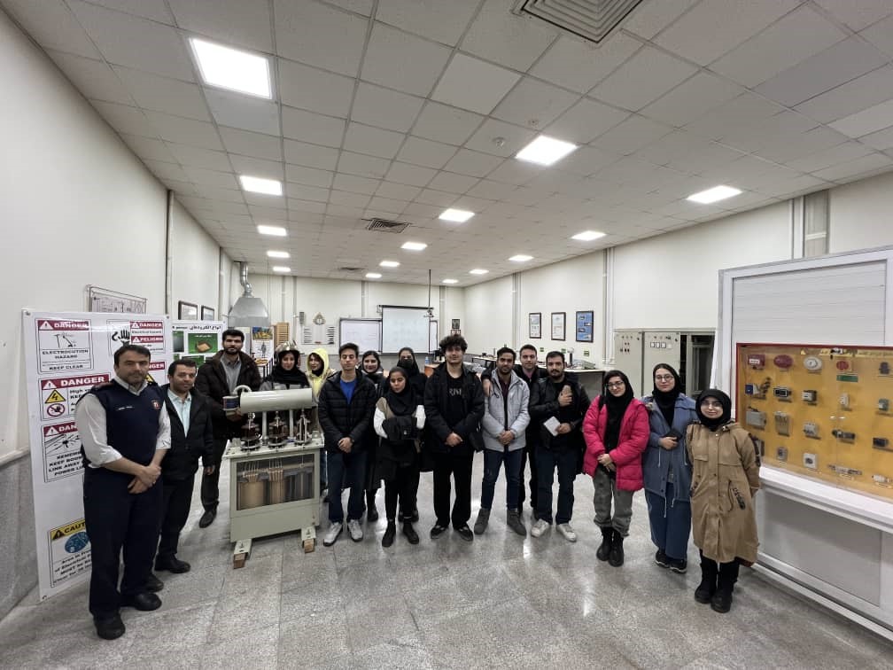 بازدید آموزشی دانشجویان کارشناسی بهداشت حرفه‌ای از مرکز آموزش بین المللی آتش