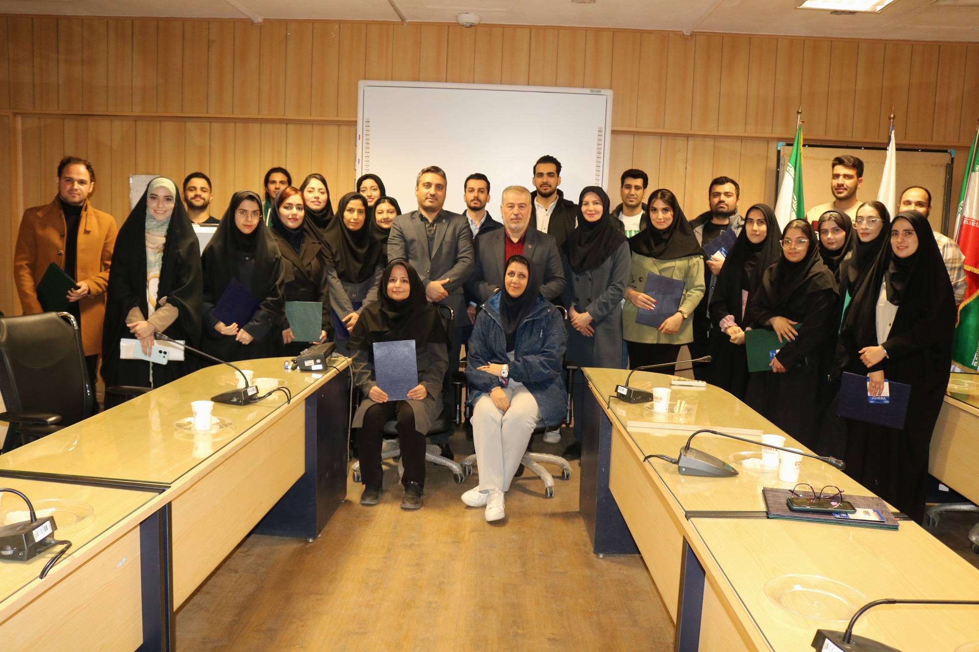 برگزاری مراسم تقدیر از دانشجویان فعال در زمینه های علمی، فرهنگی و پژوهشی دانشکده بهداشت