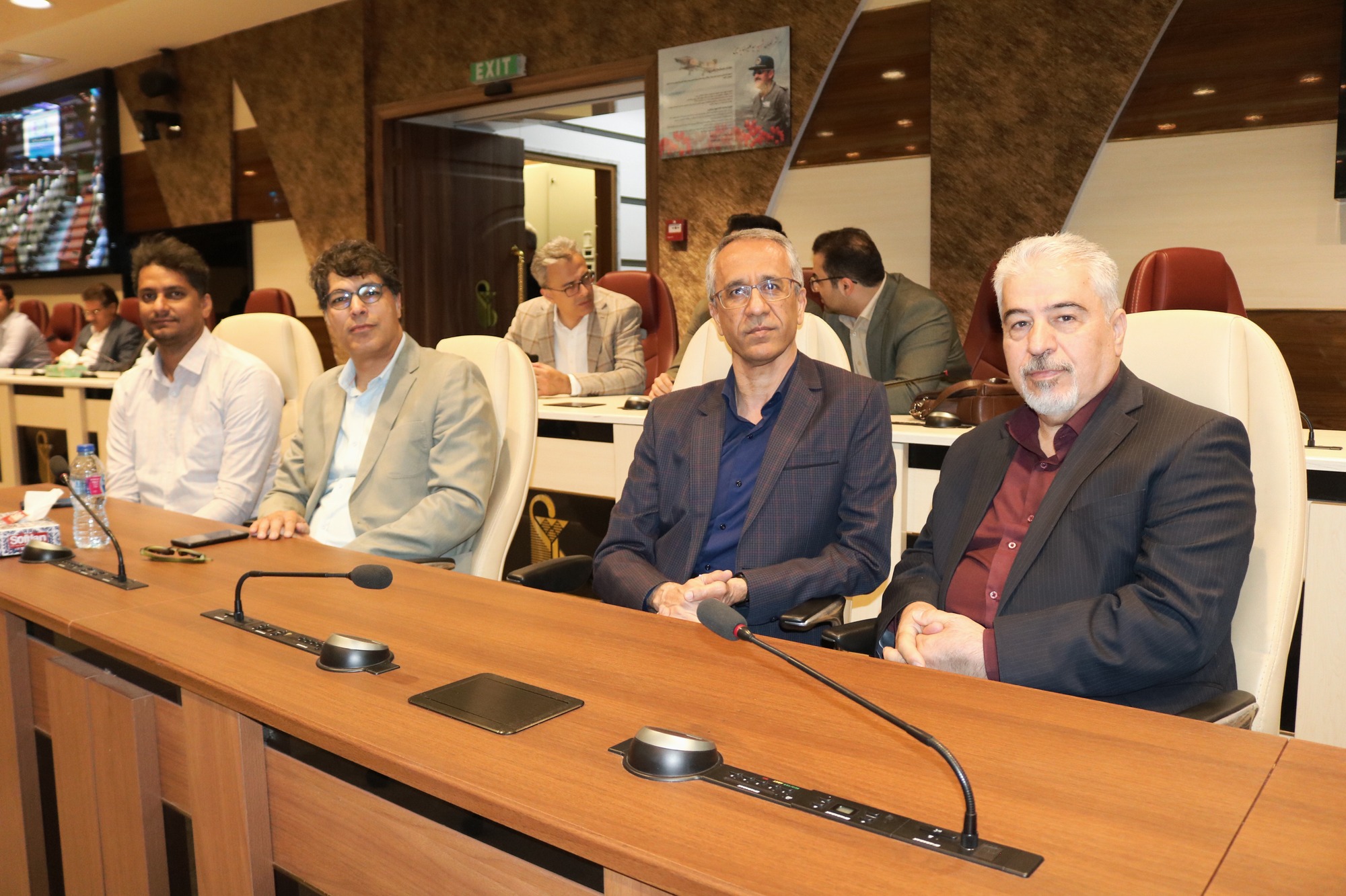 آیین بزرگداشت روز استاد و تقدیر از اساتید برگزیده دانشگاه علوم پزشکی ایران